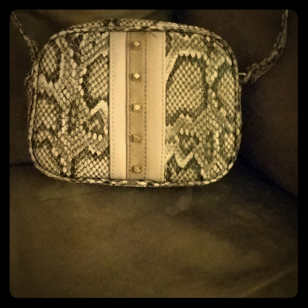 NEW Jaclyn Smith medium shoulder bag